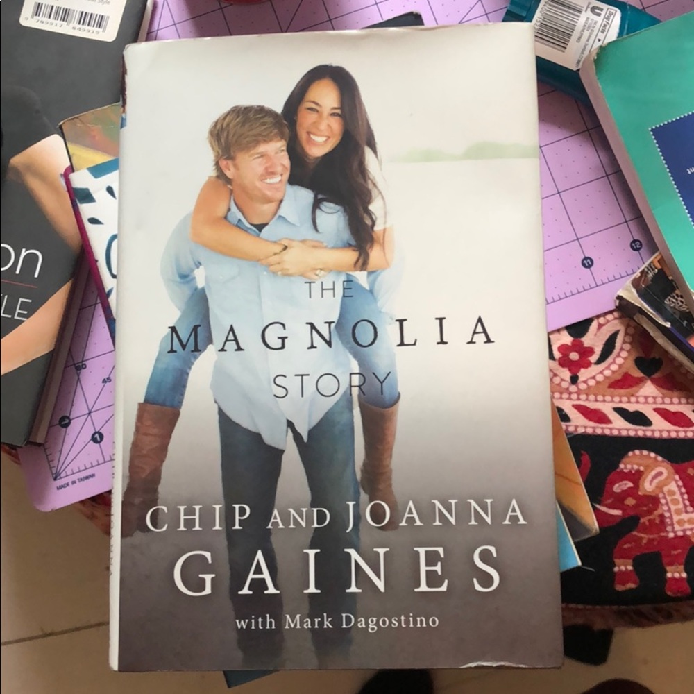 CALLING FIXER UPPER FANS! “Magnolia Story” book